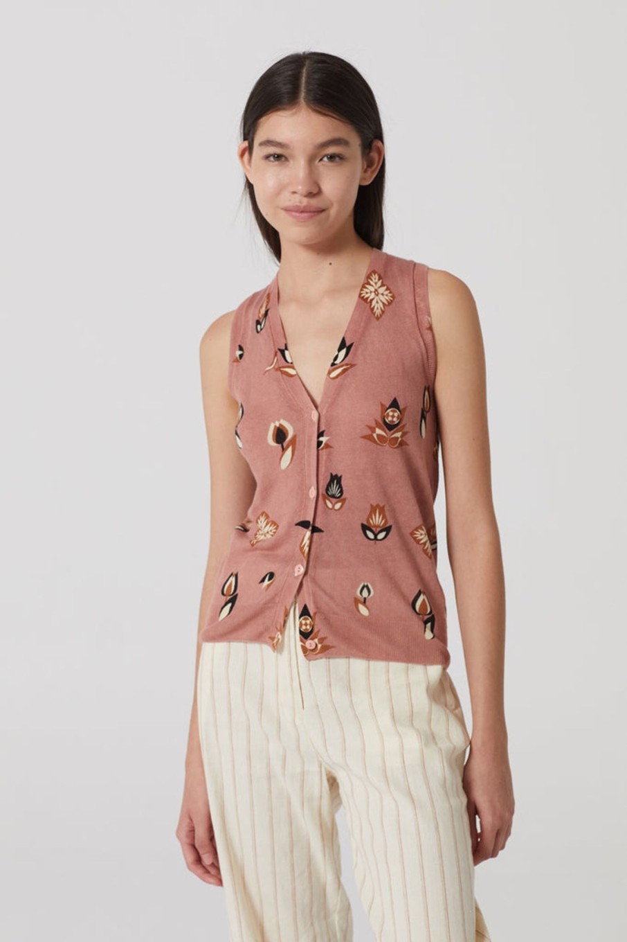 Knitwear Nice Things | Geometric Flower Vest | Rosa